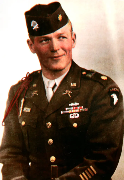 Dick Winters wearing a decorated U.S. Army uniform.